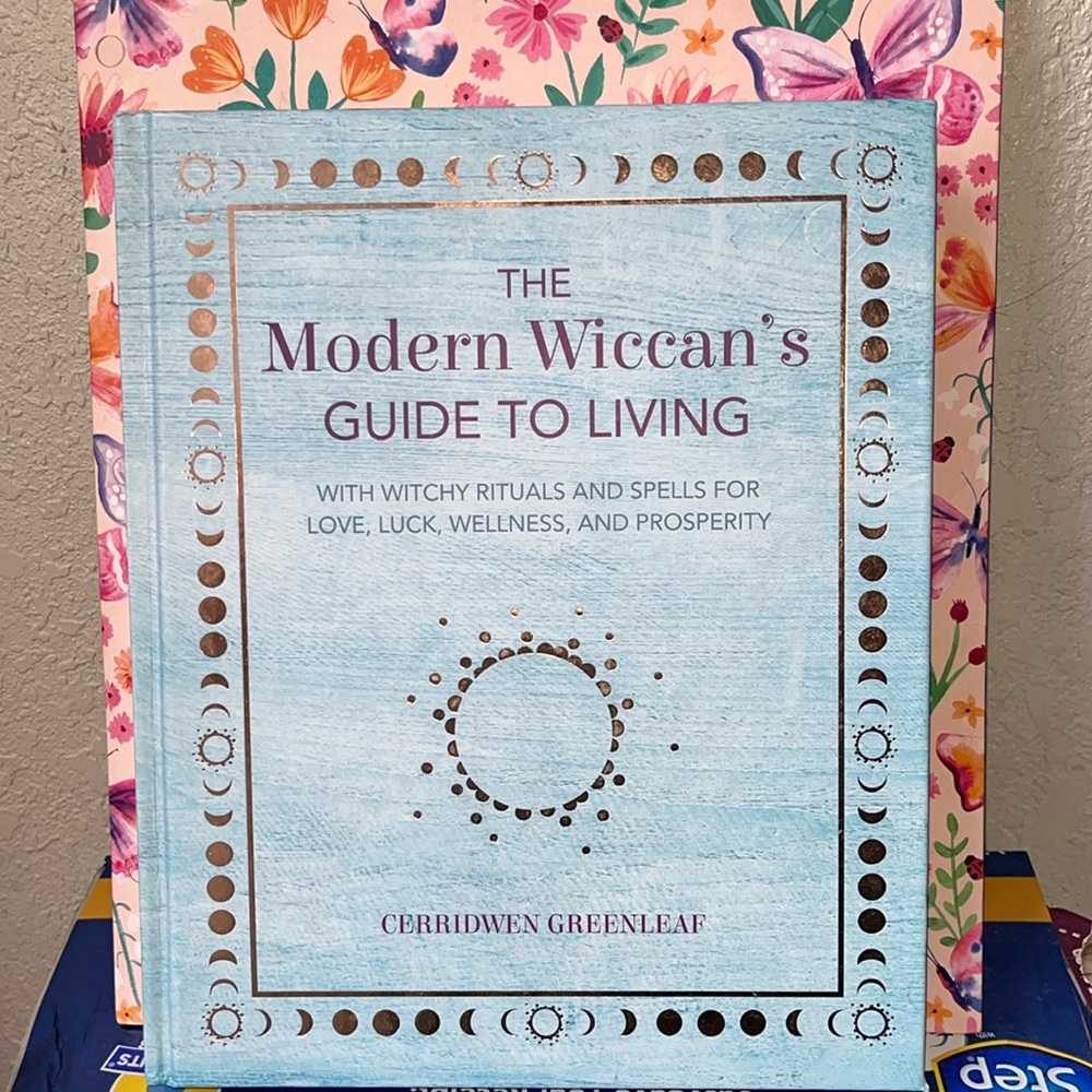 Book , Wiccan natural living